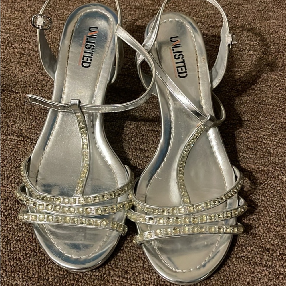Kenneth Cole kitten heel